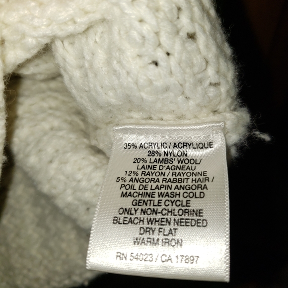 Sweater - Picture 4 of 4